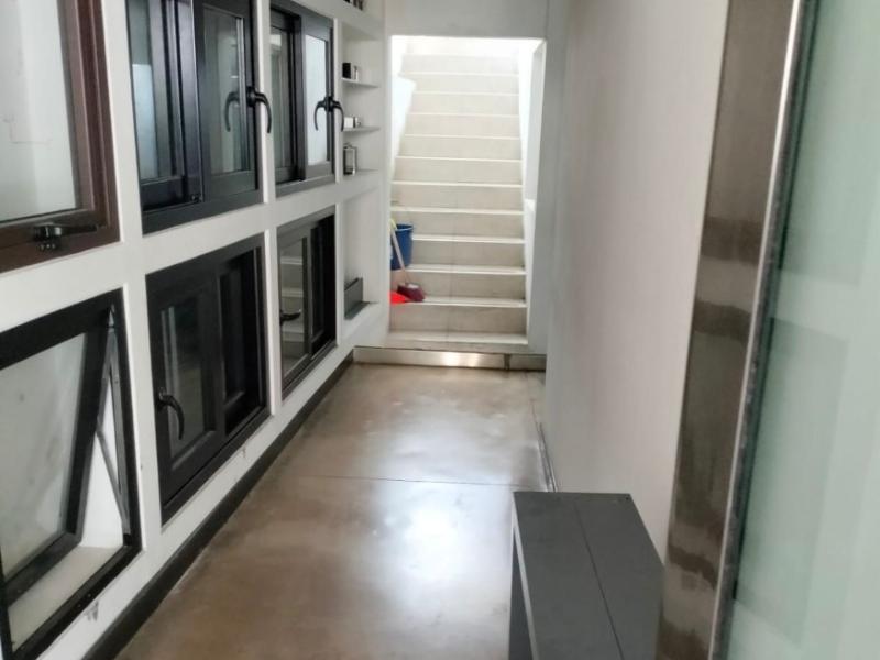 VENTA BODEGA CON OFICINAS